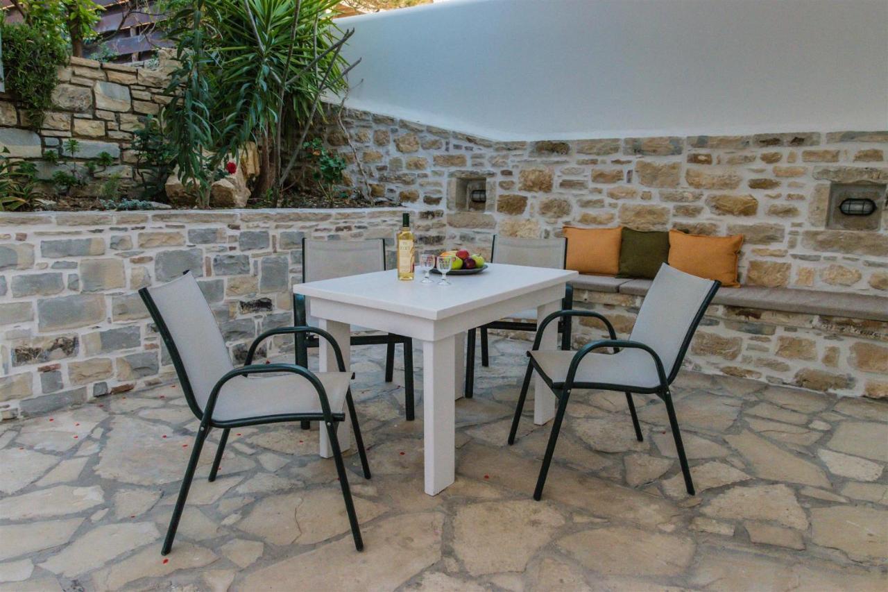 Hotel Sunshine Matala Exterior photo